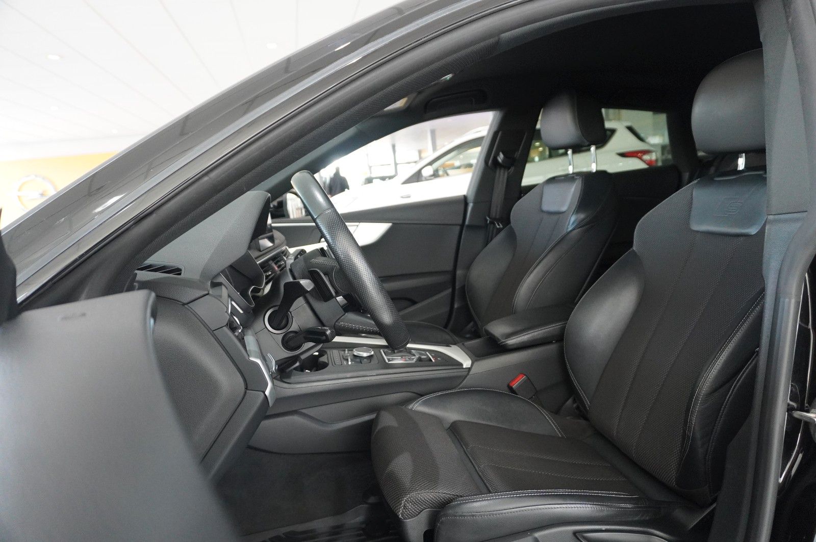 Fahrzeugabbildung Audi A5 Sportback 2.0 QUATTRO S-LINE NAVI/LED/SHZ/AHK