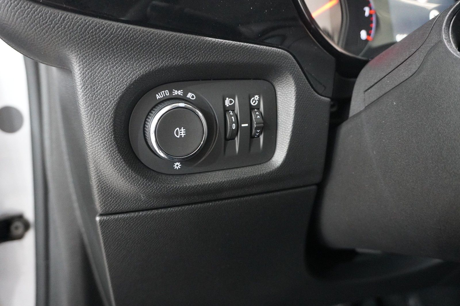 Fahrzeugabbildung Opel Corsa F 1.2 ELEGANCE NAVI/LED/TEMP./SPORT/DAB+