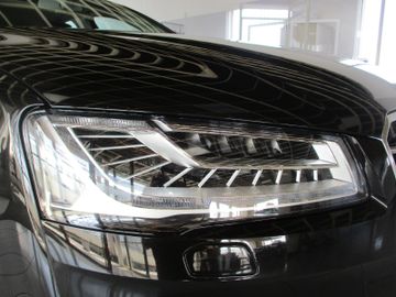 Audi A8 - 2