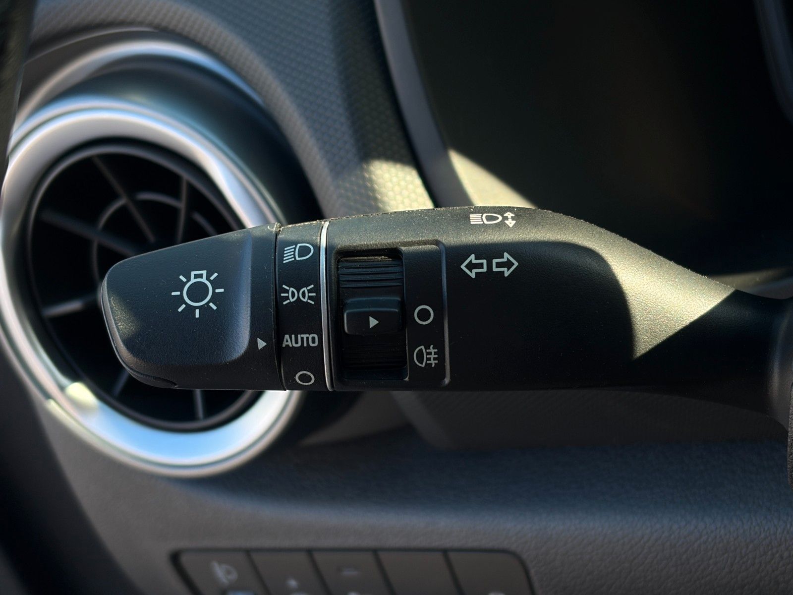 Fahrzeugabbildung Hyundai KONA E Edition 30+ Wärmepumpe CarPlay KRELL LHZ