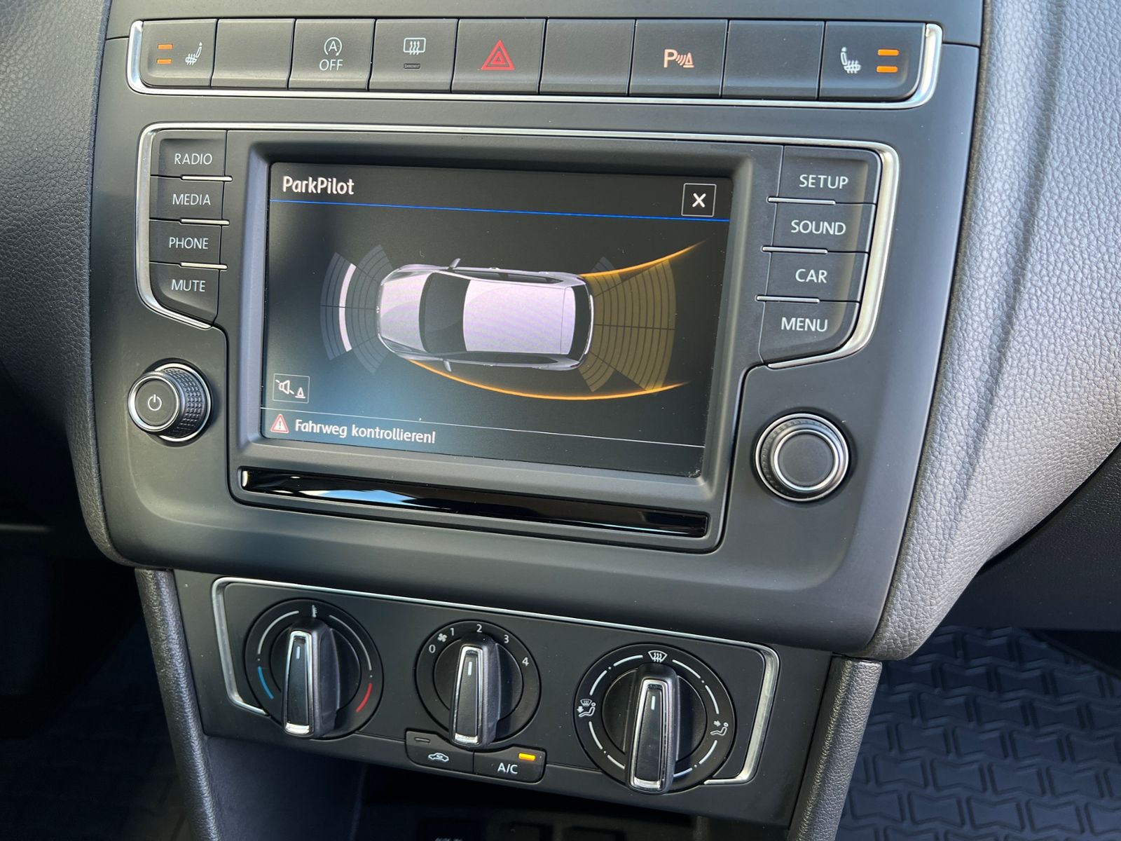 Fahrzeugabbildung Volkswagen Polo Comfortline 1.2 TSI DSG *Klima, Sitzhzg., P