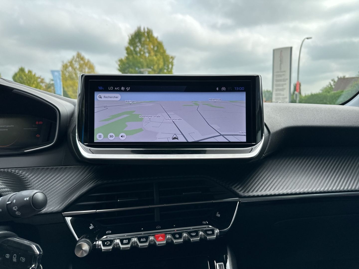 Fahrzeugabbildung Peugeot 208 Allure Hybrid 110 e-DSC6 Navi  ACC CarPlay