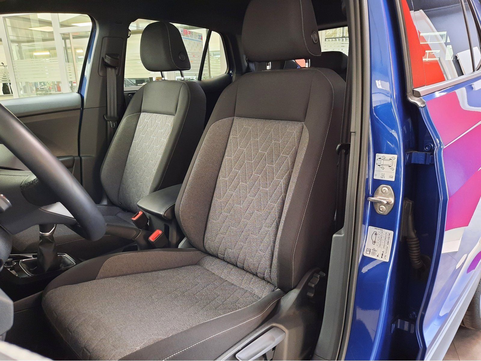 Fahrzeugabbildung Volkswagen T-Cross Move TSI *AHK*Cam*Navi*LED*PDC*Sitzhzg*