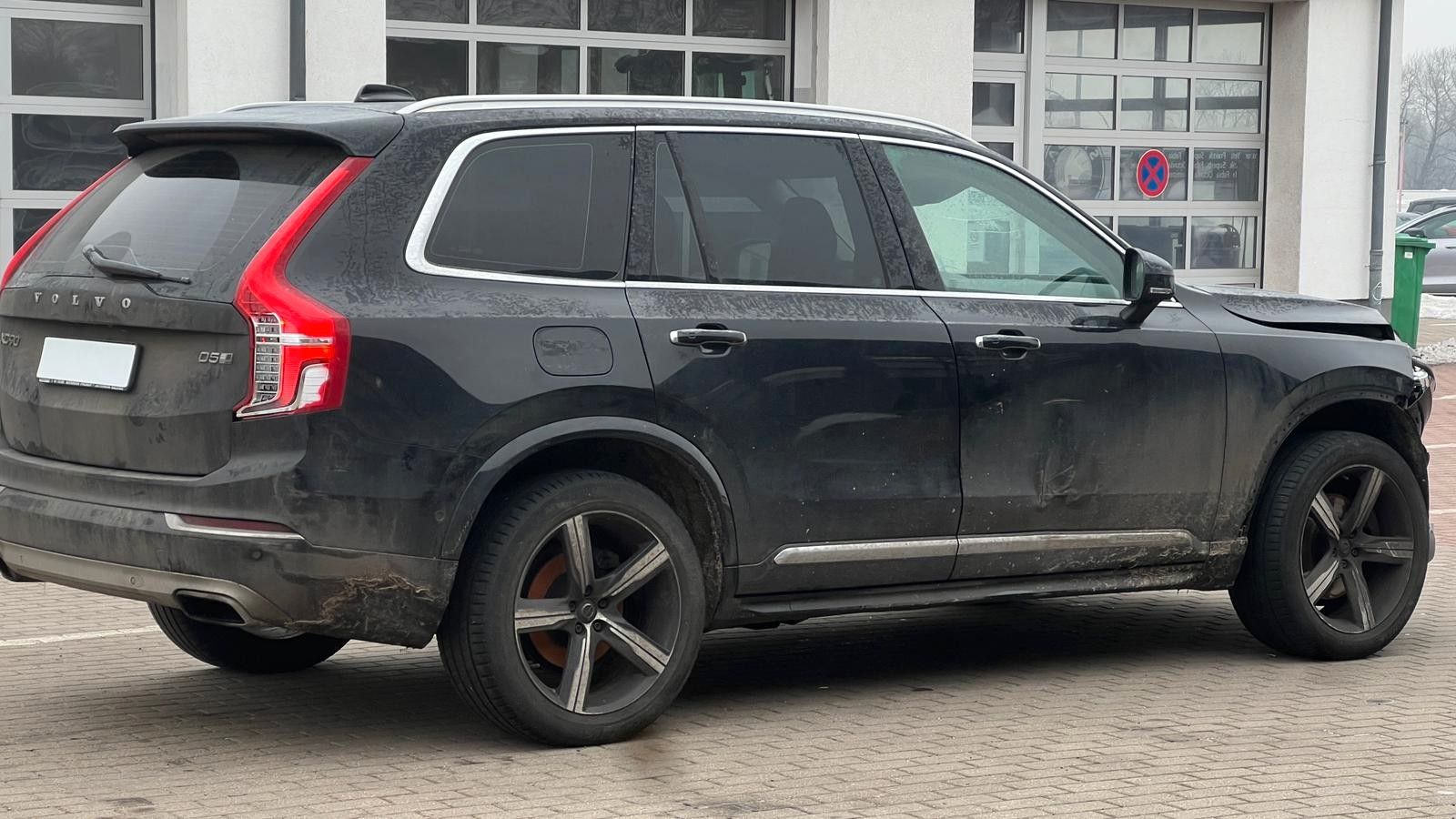 Fahrzeugabbildung Volvo XC90 Inscription AWD Frontschaden