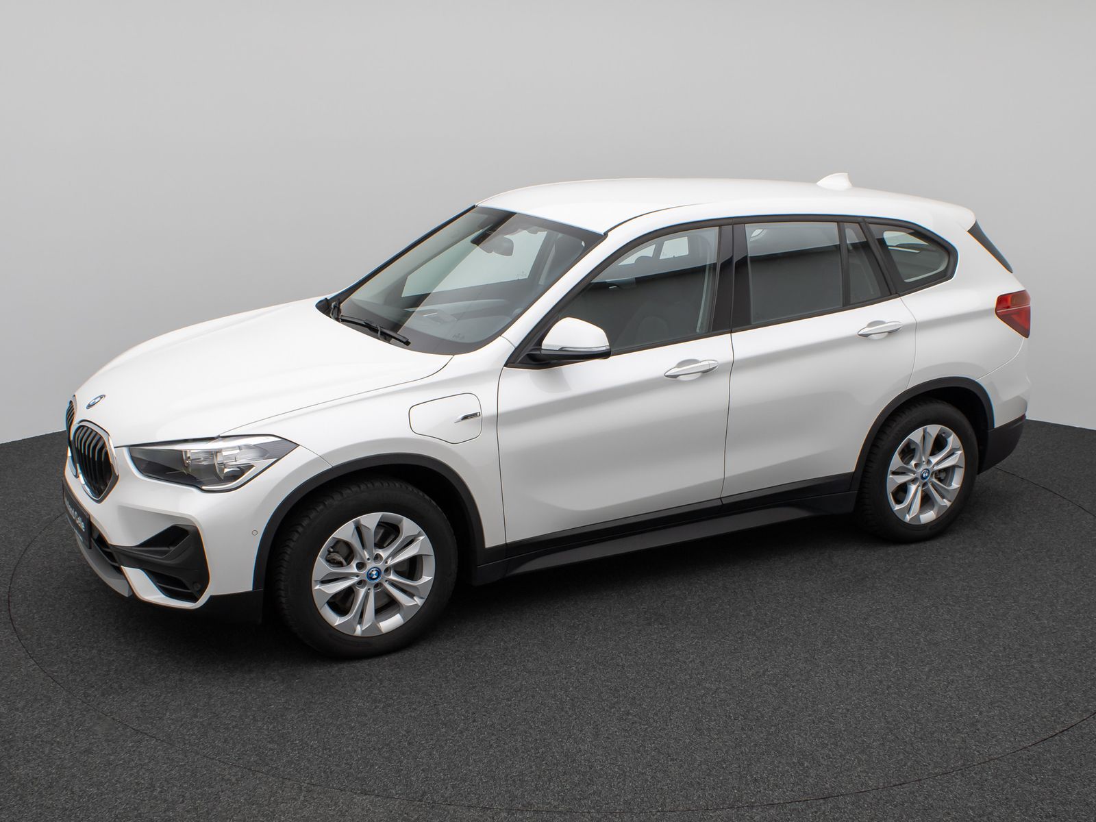 Fahrzeugabbildung BMW X1 xD25e Parkassist DAB AHK Geschwindigkeitsreg
