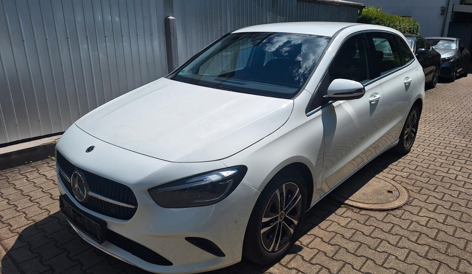Mercedes-Benz B 180 7G-DCT Urban Pro.Kam Navi Led Sitzh.Spurp.