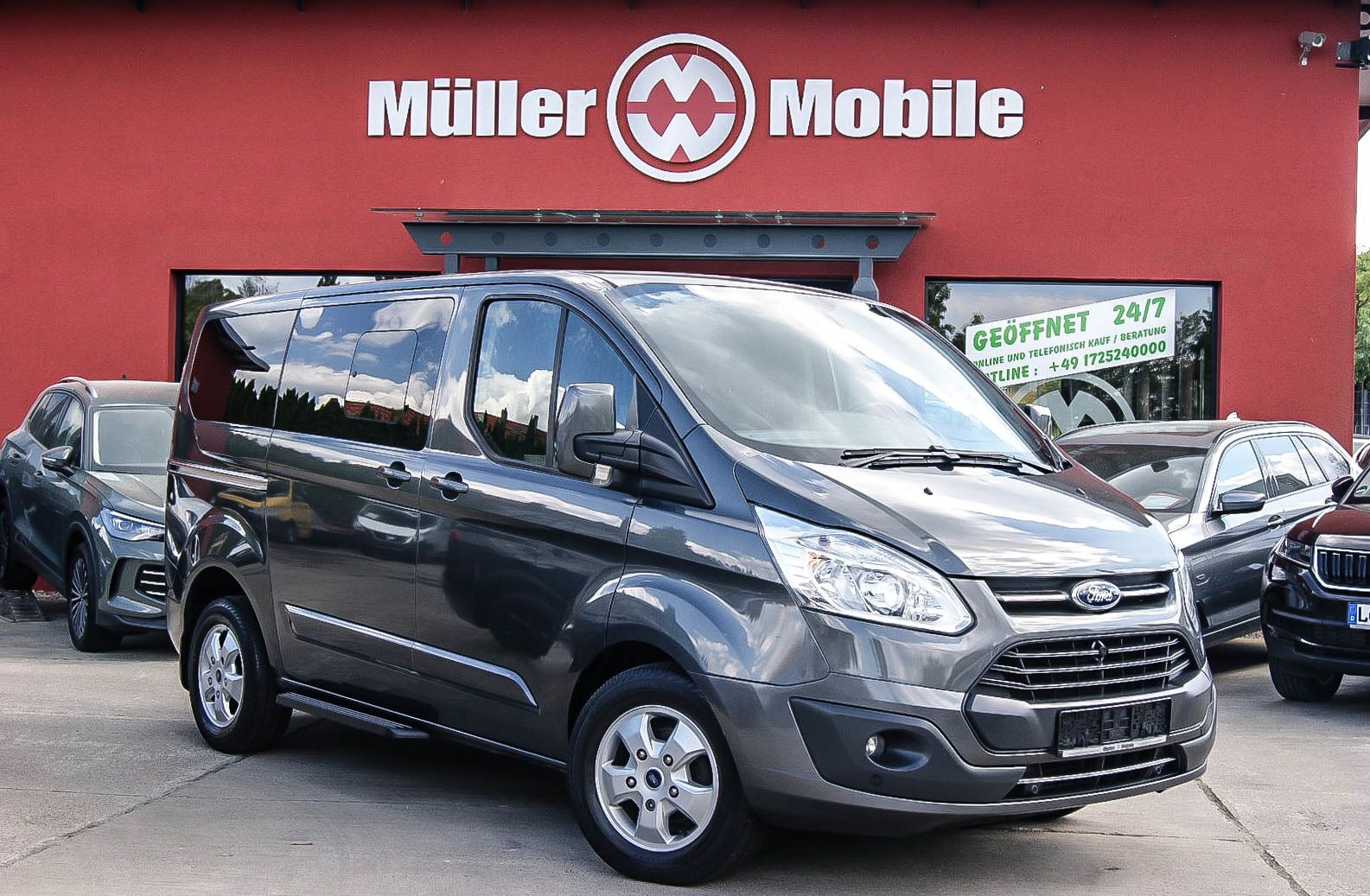 Fahrzeugabbildung Ford Tourneo Custom 2.0TDCi Auto 8-SITZE NAVI 1.HAND