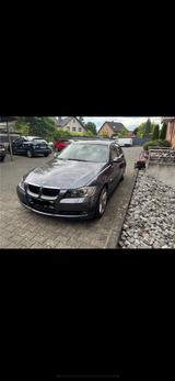BMW 318i - TOP gepflegter Klassiker in Top... - BMW 318 aus 2007: 318i