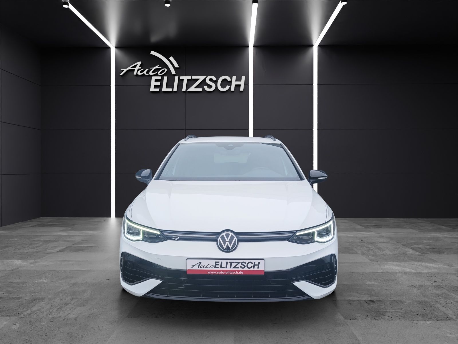 Fahrzeugabbildung Volkswagen Golf VIII Variant R DSG 4M LEDplus AHK Navi Harm