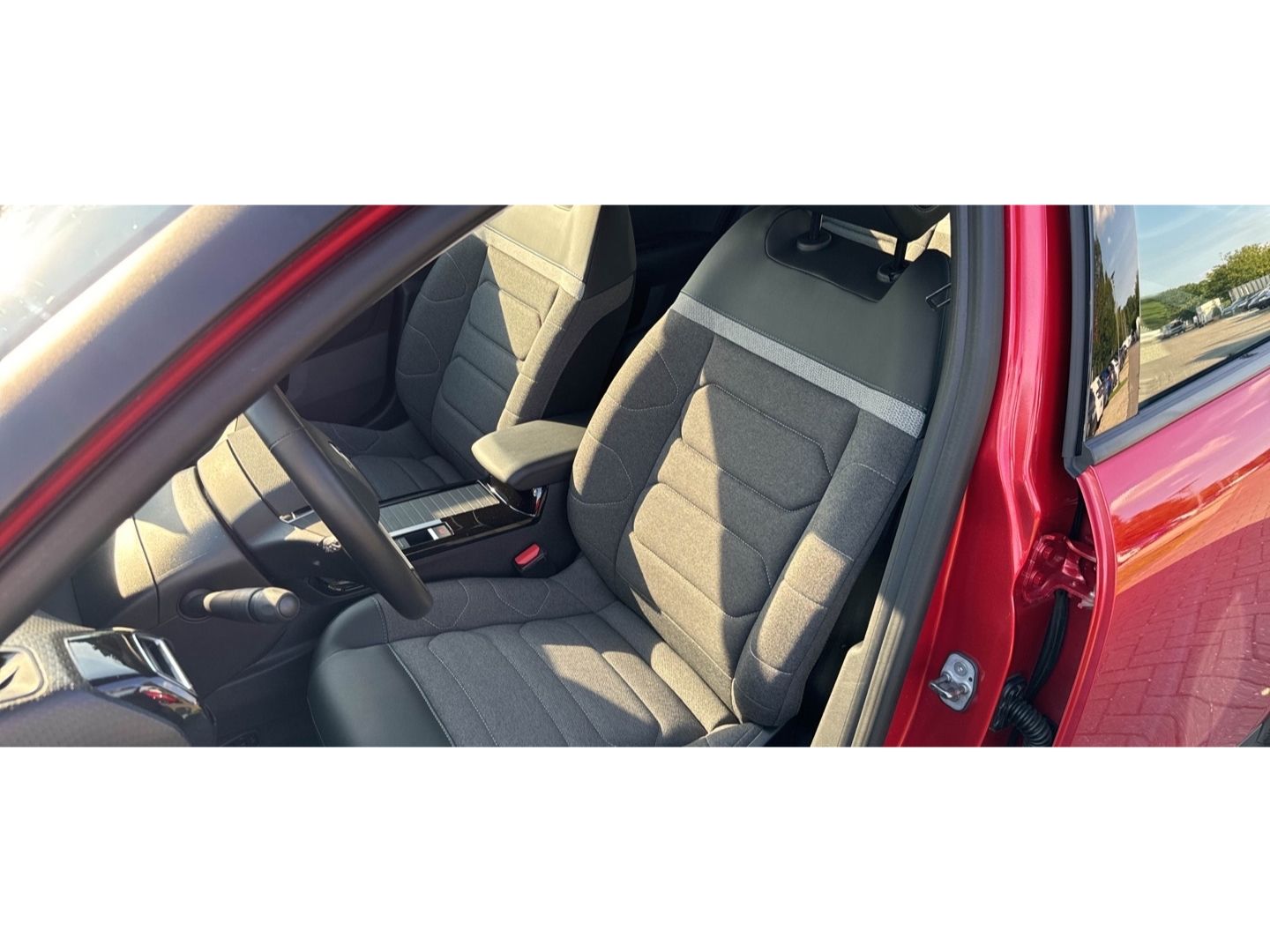 Fahrzeugabbildung Citroën C4 Elektro 136 Feel Pack HUD Navi LED  CarPlay