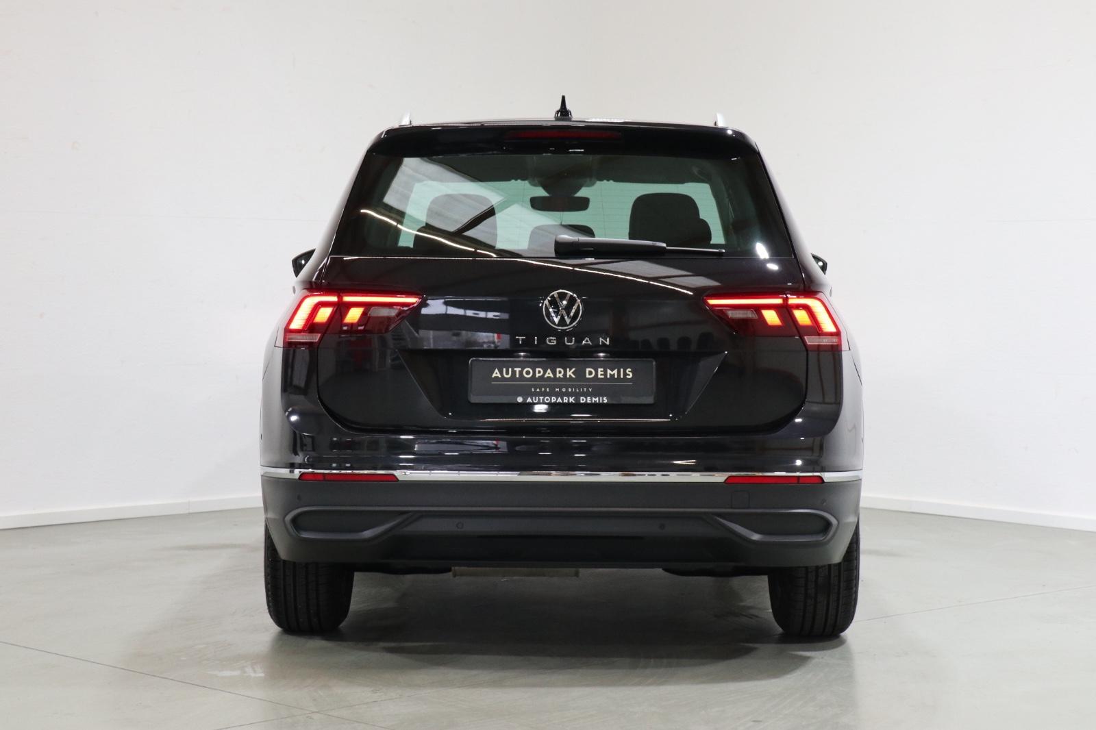 Volkswagen Tiguan Move/IQ.DRIVE/KAM/AMBIENTE/SHZ+HINTEN/ACC