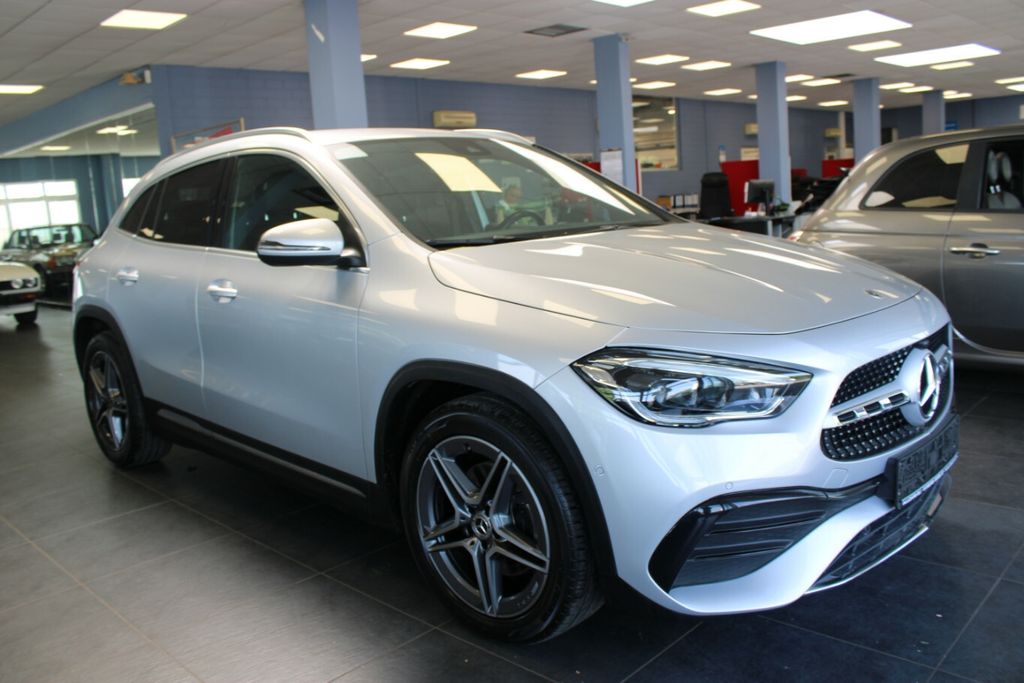 Mercedes-Benz GLA 200