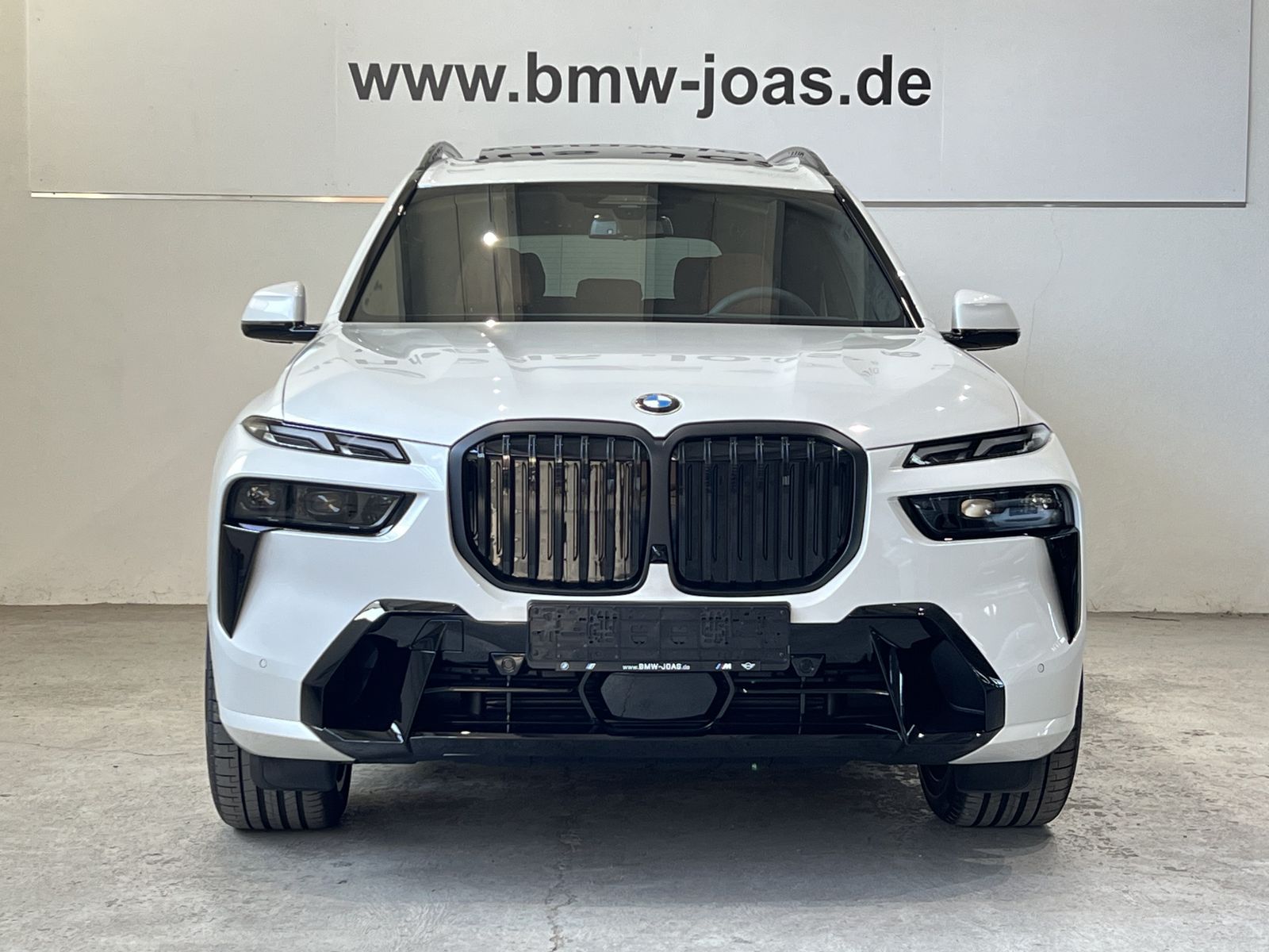 Fahrzeugabbildung BMW X7 xDrive40d Exklusiv Paket, Getränkehalter temp