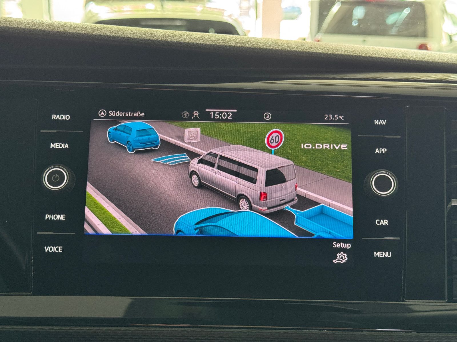 Fahrzeugabbildung Volkswagen T6.1 4M DSG IQ.DRIVE INDIVIDUAL EDITION 6-SITZER