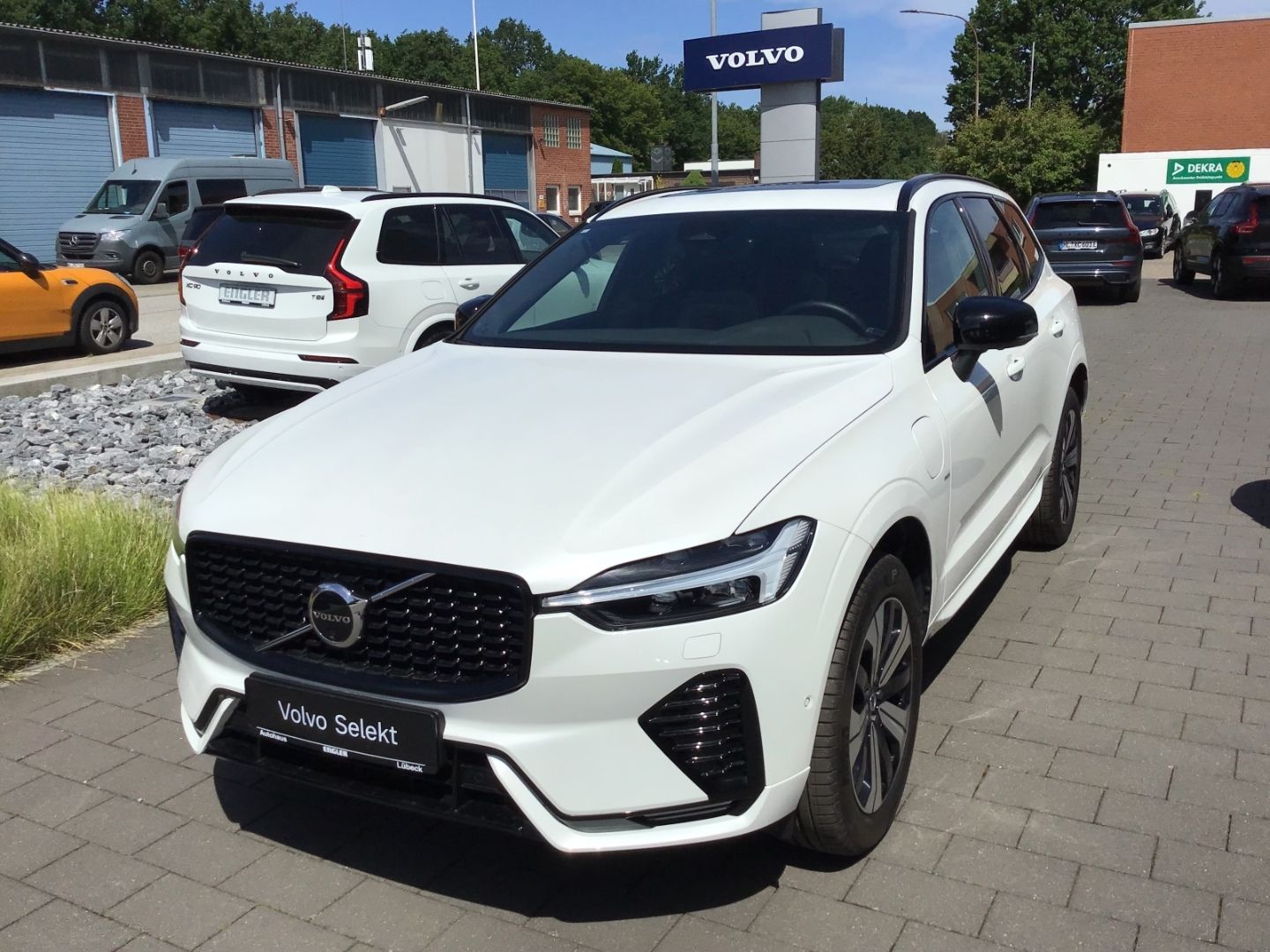 Volvo XC60 T6 Plus Dark AWD Stdhzg. 360° Cam PanoDach imagem 2