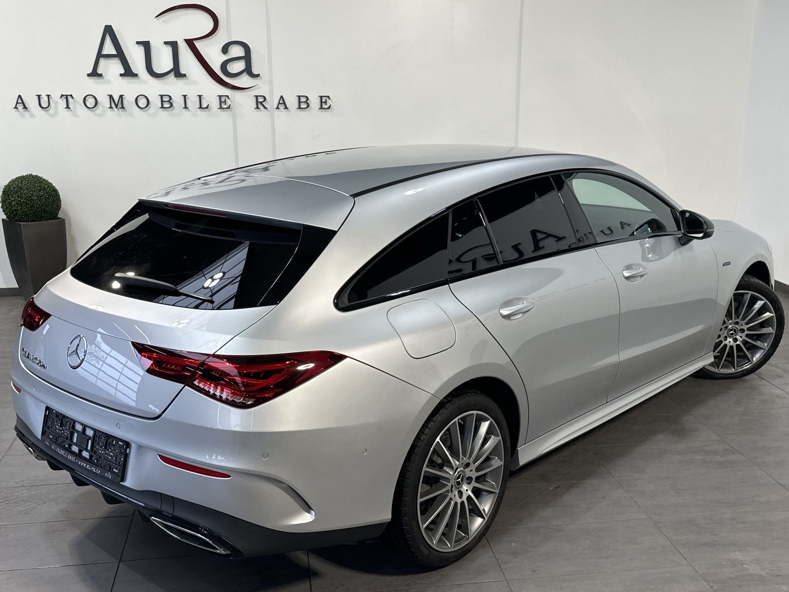 Fahrzeugabbildung Mercedes-Benz CLA 250e Shooting Brake NIGHT-PAKET+NAV+LED+19ZO
