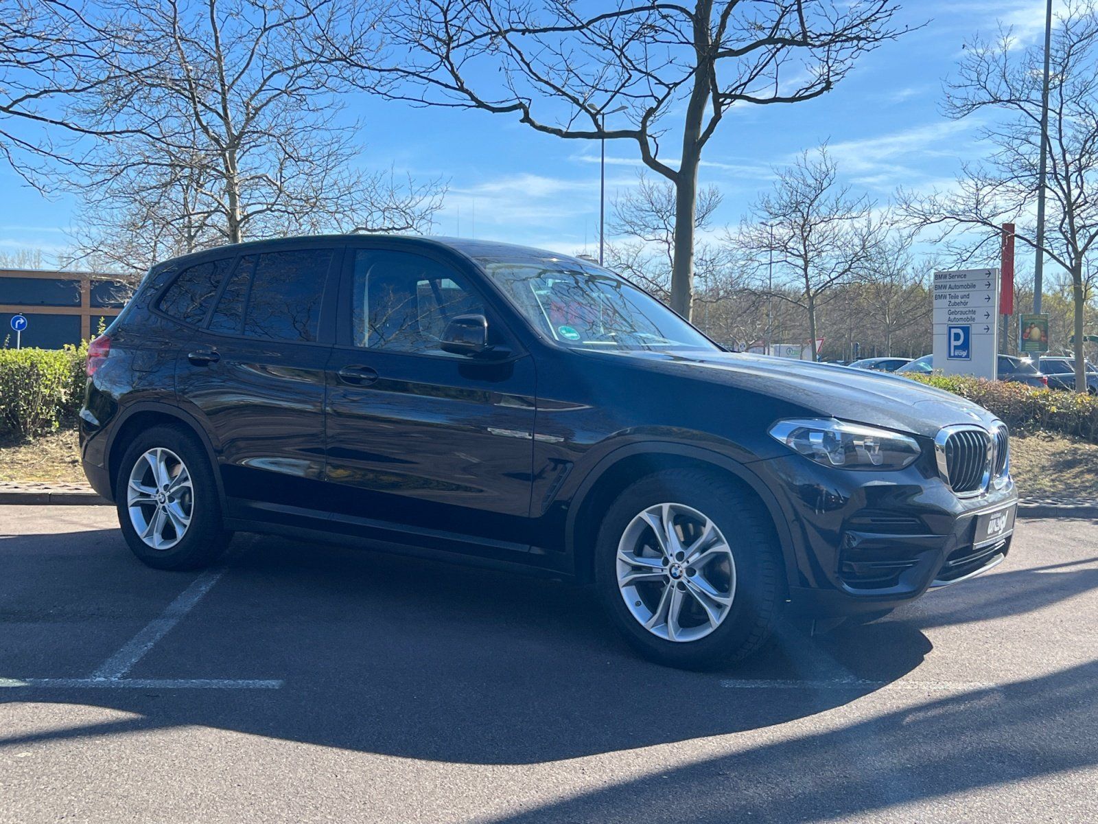 Fahrzeugabbildung BMW X3 20d Advantage +AHK+Parkassist+Sportsitze+HiFi