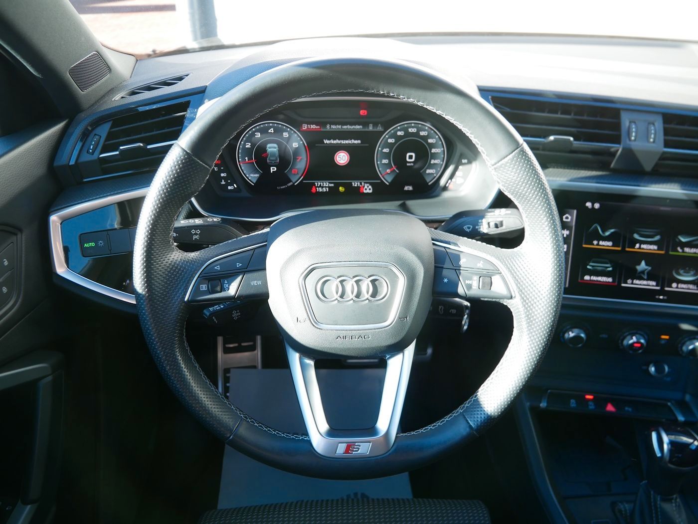 Fahrzeugabbildung Audi Q3 40 2.0 TFSI quattro S-Line NEU56T AHK Kamera