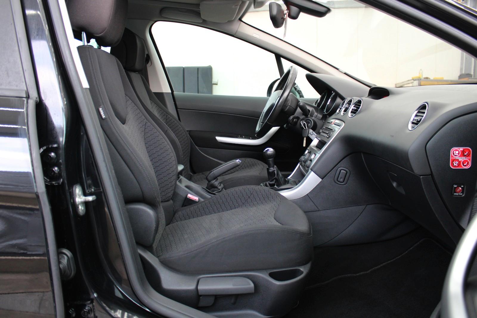 Peugeot 308 2008 — photo 17