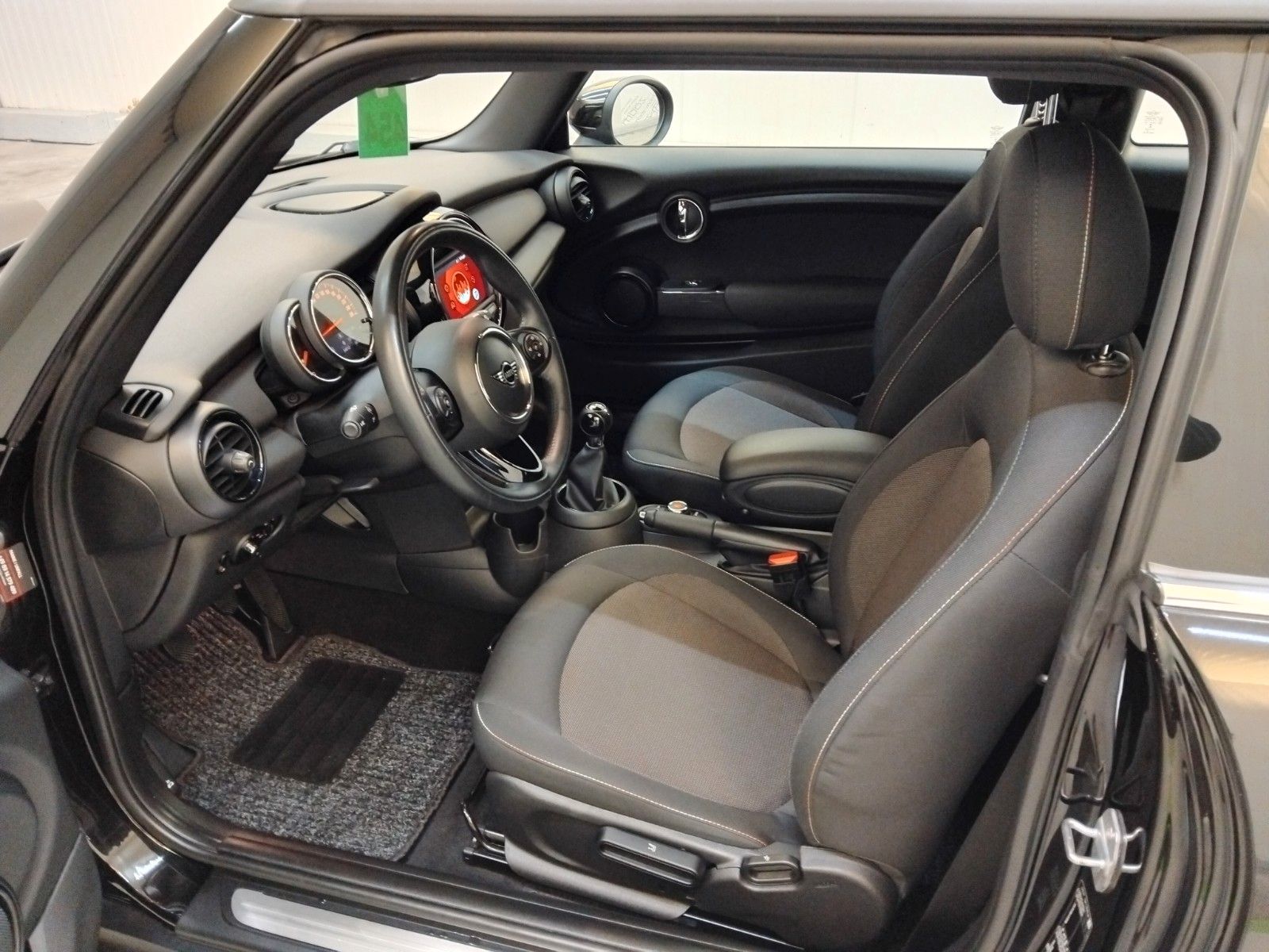 Mini ONE (11/2019, Benzin)