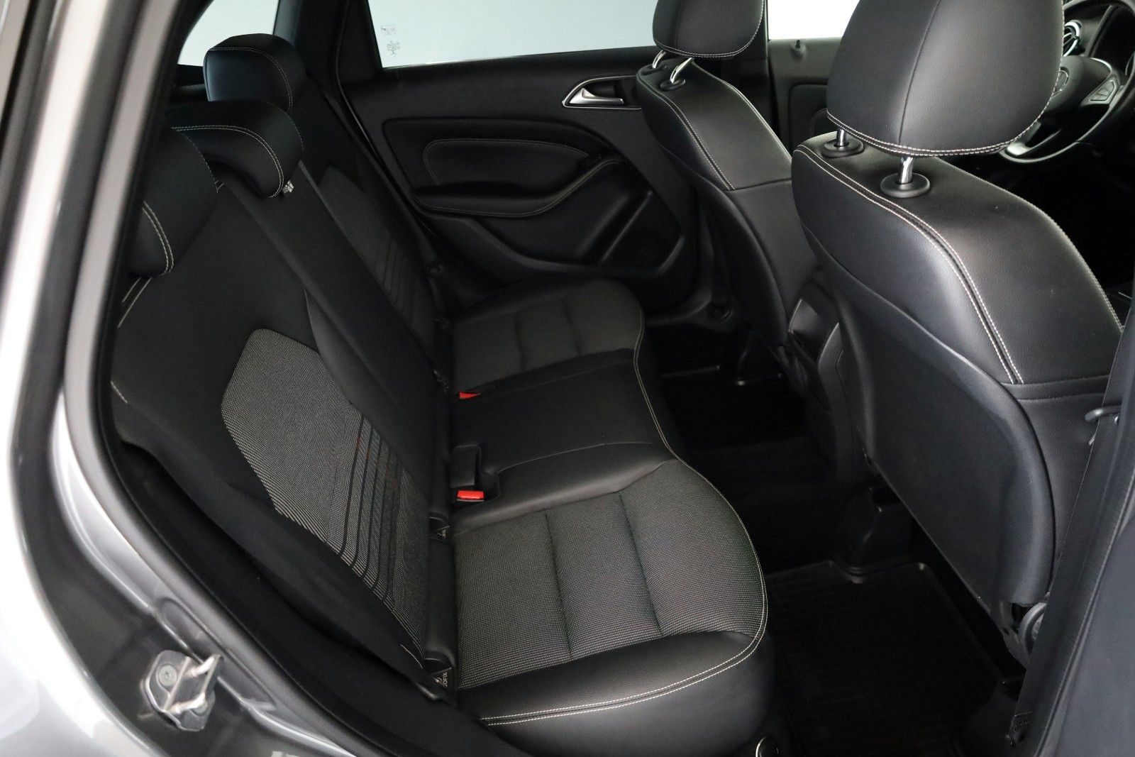 Fahrzeugabbildung Mercedes-Benz B 220 d 4MATIC DCT, T.Leder,Navi,SH,Panorama +WR