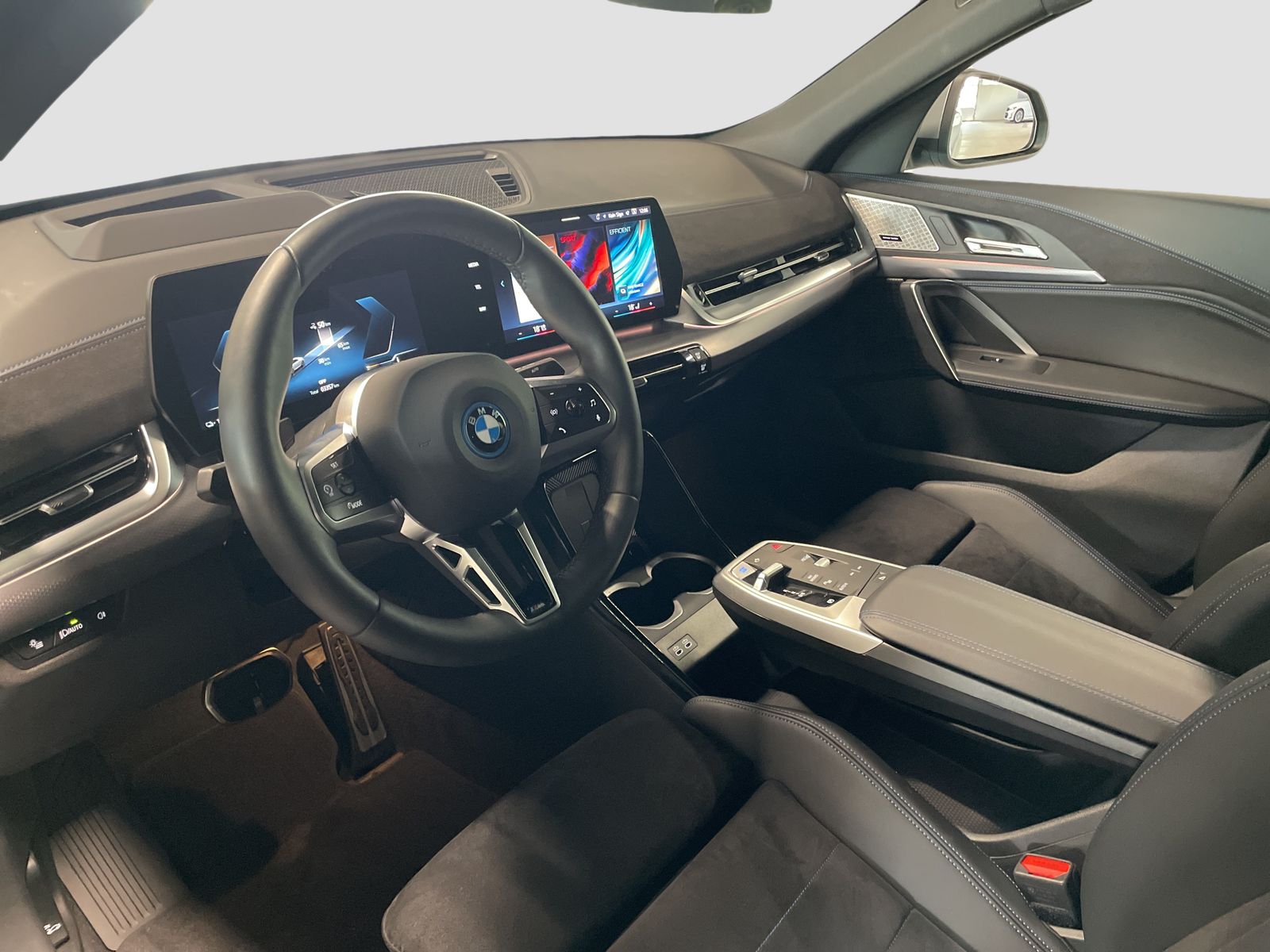 BMW iX2 - Bild 11