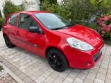 Renault Clio Yahoo! 1.2 16V 75 PS *AHK*KLIMA*LED* - Renault Clio mit Benzin-Antrieb: Limousine, Yahoo