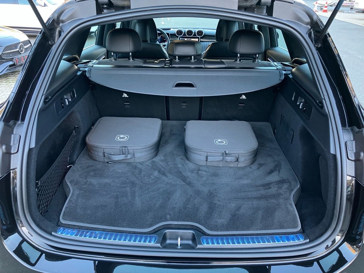 Fahrzeugabbildung Mercedes-Benz GLC 400 e 4M AMG+HEADUP+PROJ.LED+BURM+CARPL+STHZ