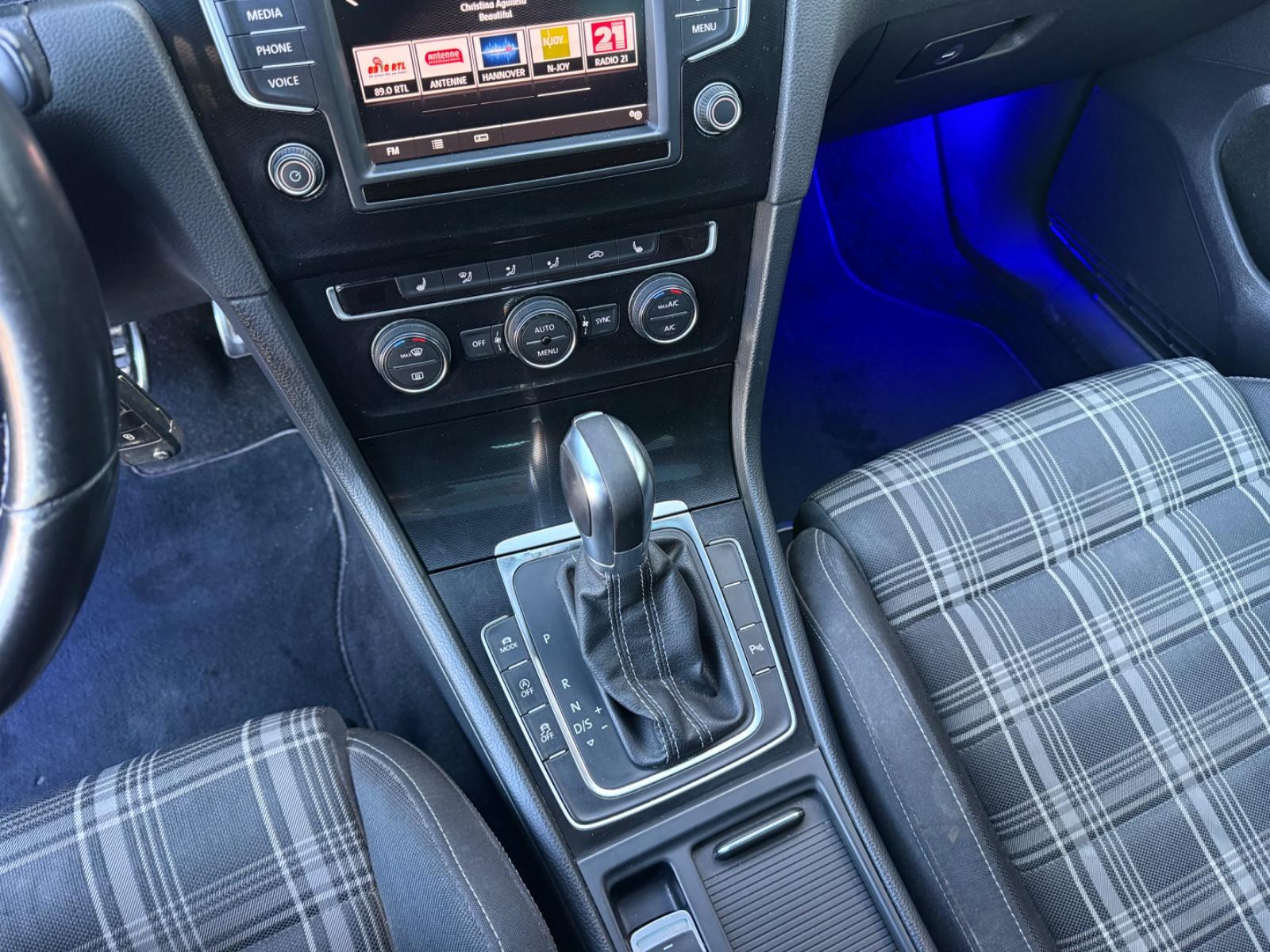 Volkswagen Golf 2015 — photo 22