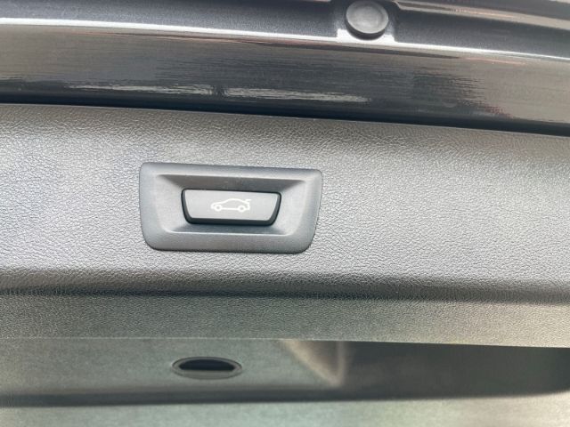 Fahrzeugabbildung BMW 520 d Mild-Hybrid xDrive Autom. Kamera, Sitzheiz