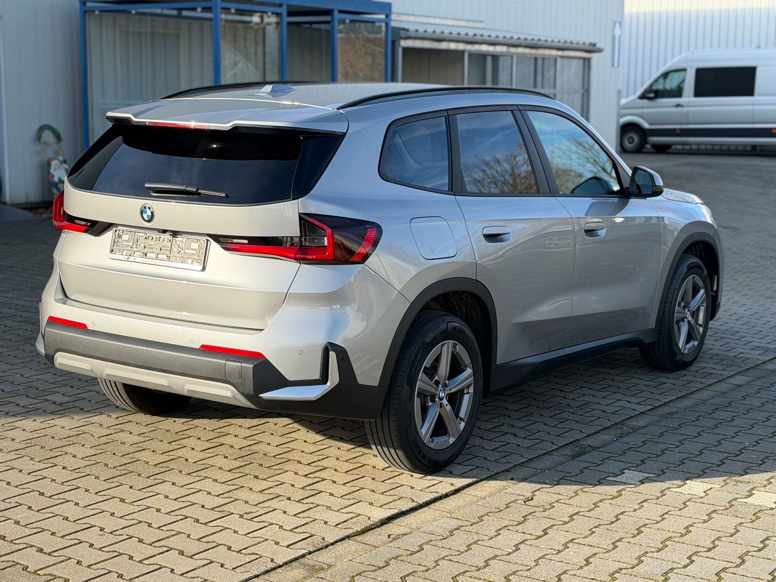 BMW X1 18d LED SPORT VOLLLEDER NAVI HARMAN foto 11