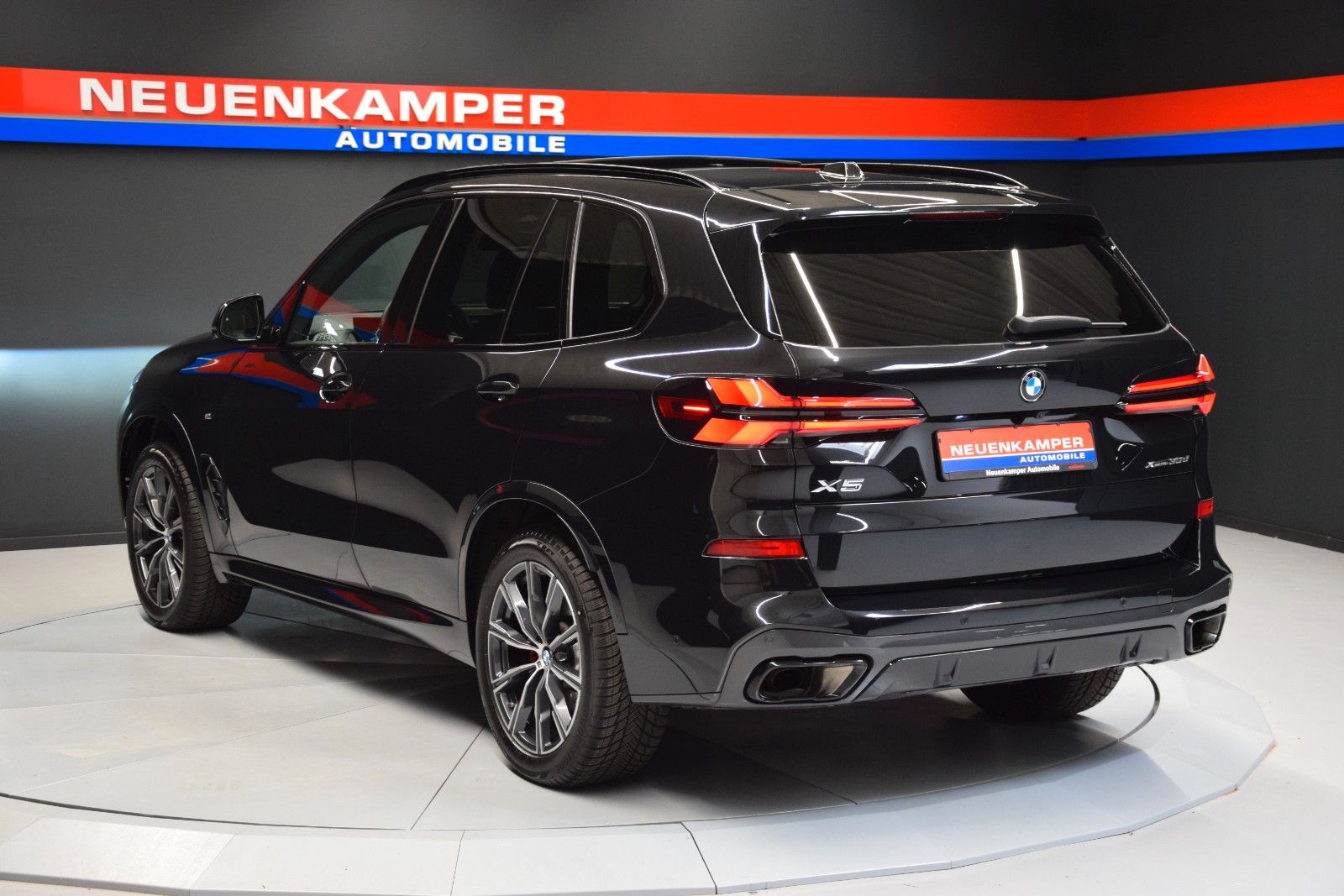 Fahrzeugabbildung BMW X5 30 d xDrive M Sport Pano Sitzbelüft. AHK HuD