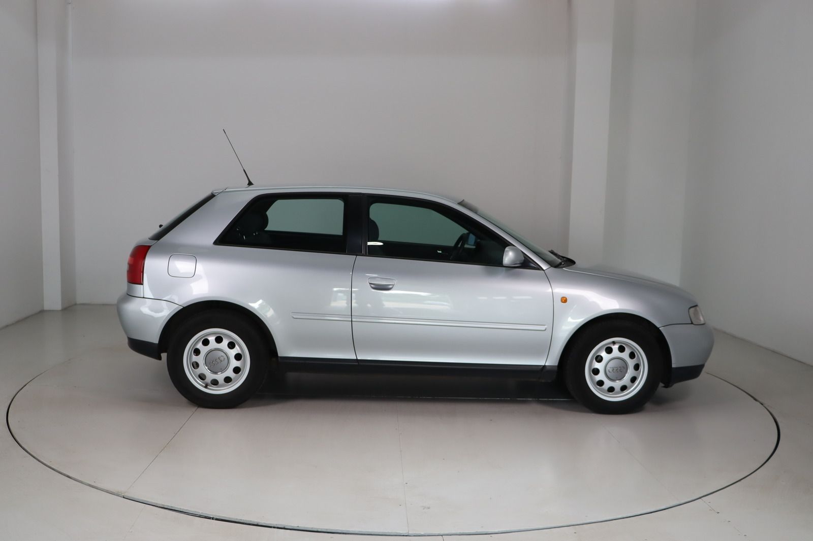 Fahrzeugabbildung Audi A3 1.6 * 1.Hand * HU/AU neu * Klimaaut.