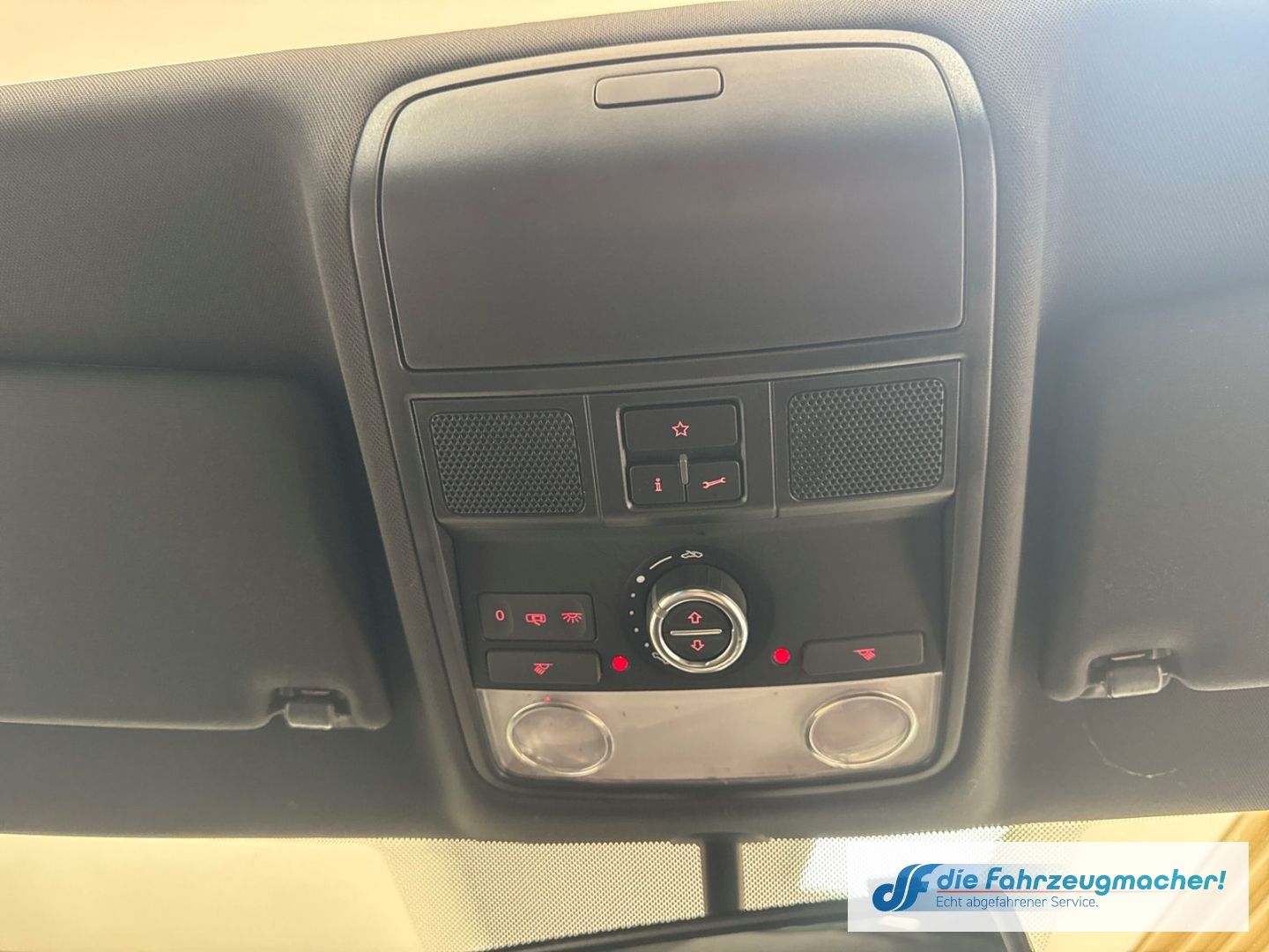 Fahrzeugabbildung Volkswagen Tiguan Lounge Sport & Style 4x4 AHK sch.