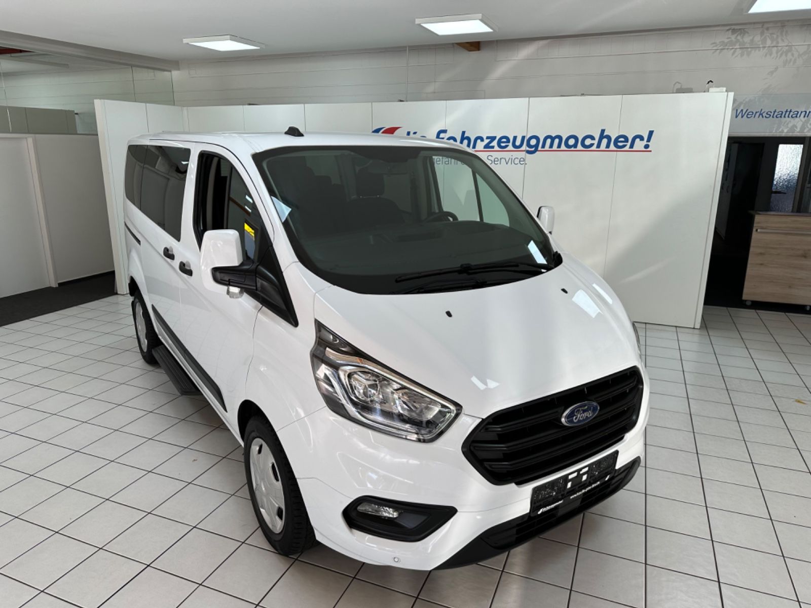 Fahrzeugabbildung Ford Transit Custom Kombi 320 L1 Trend *Doppel Klima*