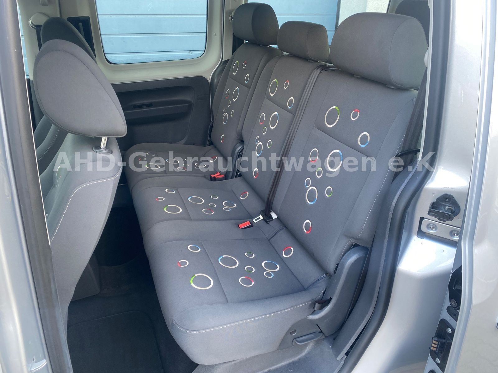 Fahrzeugabbildung Volkswagen Caddy Maxi 2.0 Roncalli 7-Sitzer