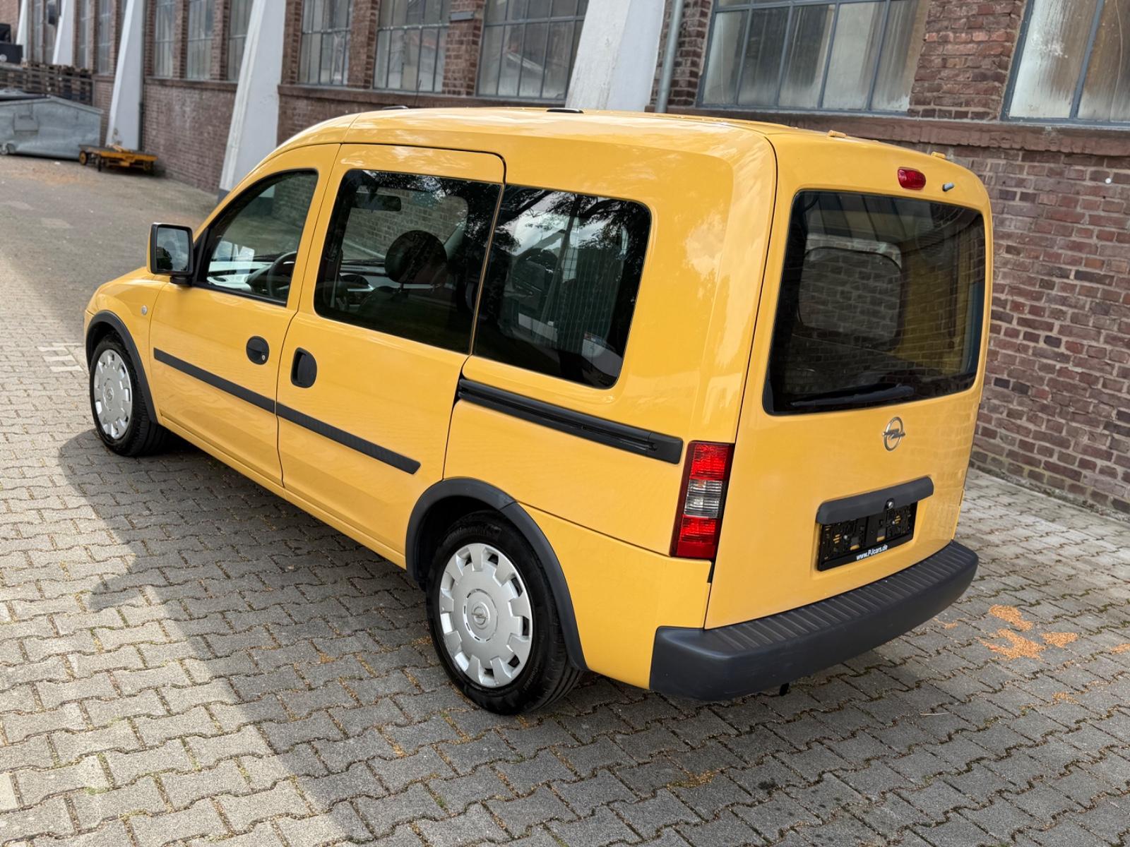 Opel Combo 2007 — rear view
