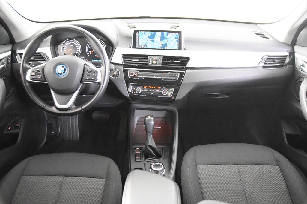 BMW X1 xDrive25e *1.Hand*Navi*Park ass.*Standheizung foto 2