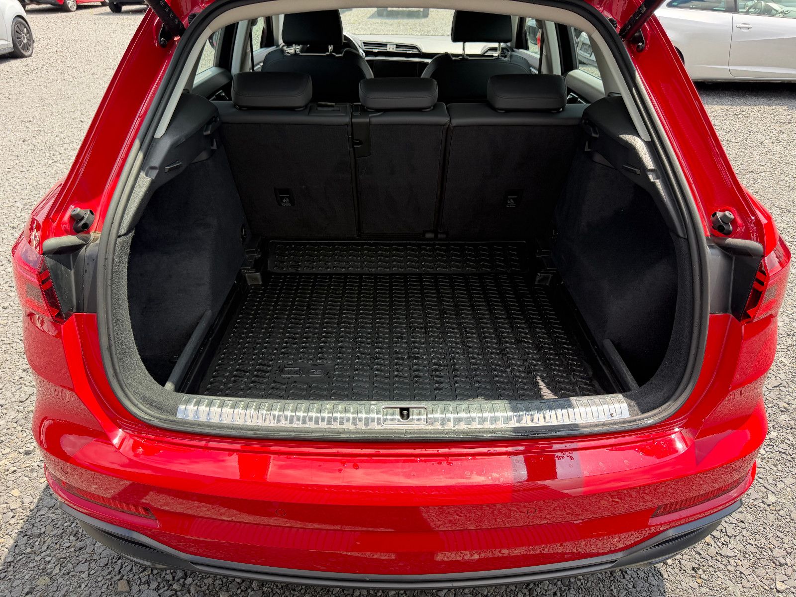 AUDI Q3 40 TFSI quattro S line NAVI/AHK/LED – Foto 16