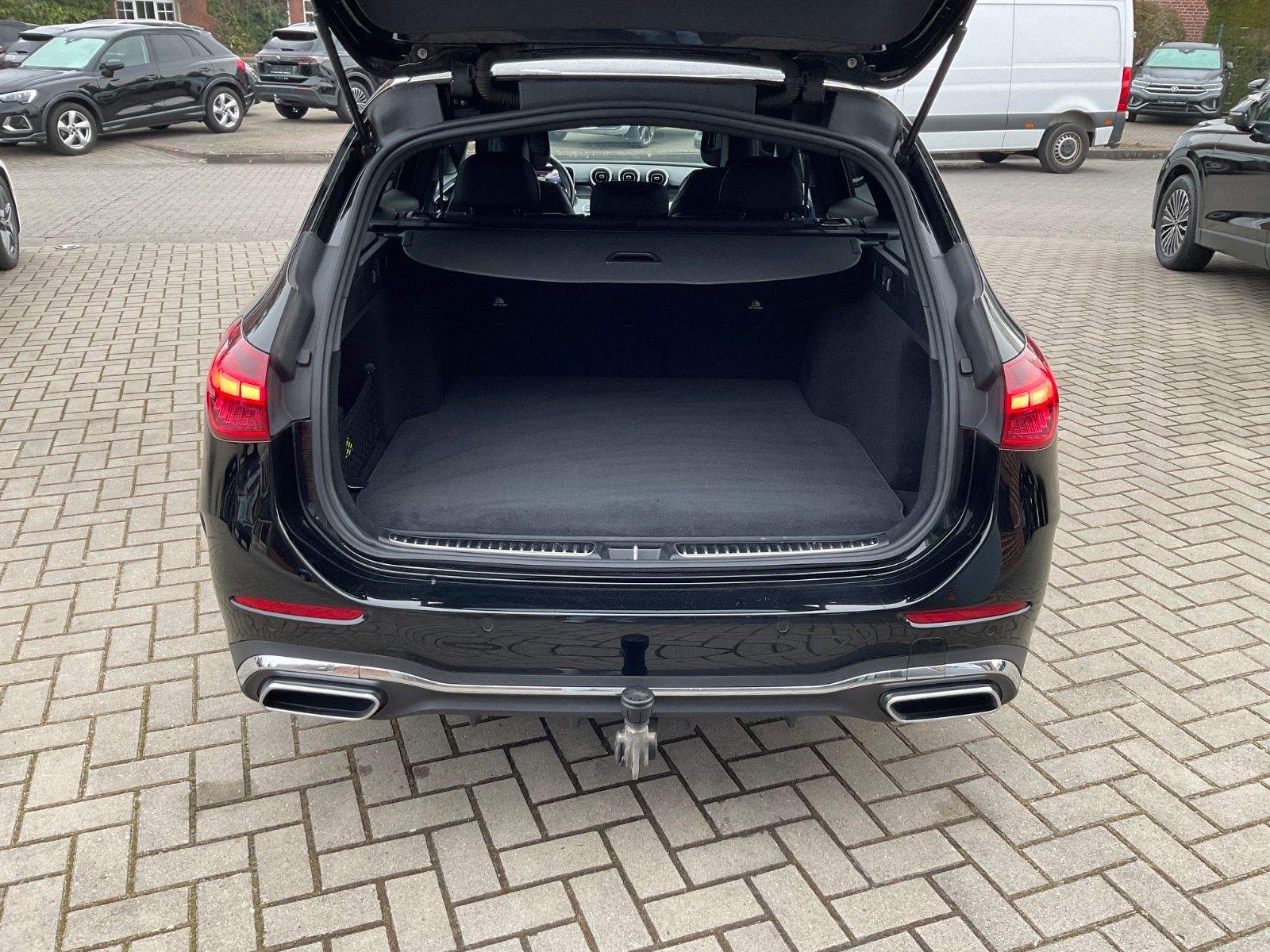 Fahrzeugabbildung Mercedes-Benz C 220 d T Autom,AMG,AHK,Kamera,Distronic