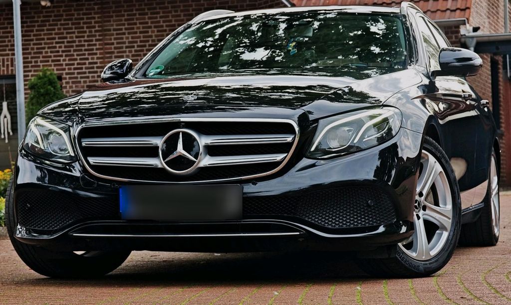 Image of Mercedes-Benz E 350