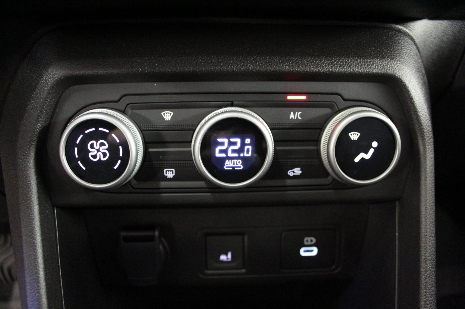 Fahrzeugabbildung Dacia Sandero Stepway TCe 90 auto Extreme*City-Paket*