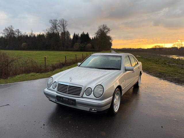 Mercedes-Benz E 220 CDI ELEGANCE