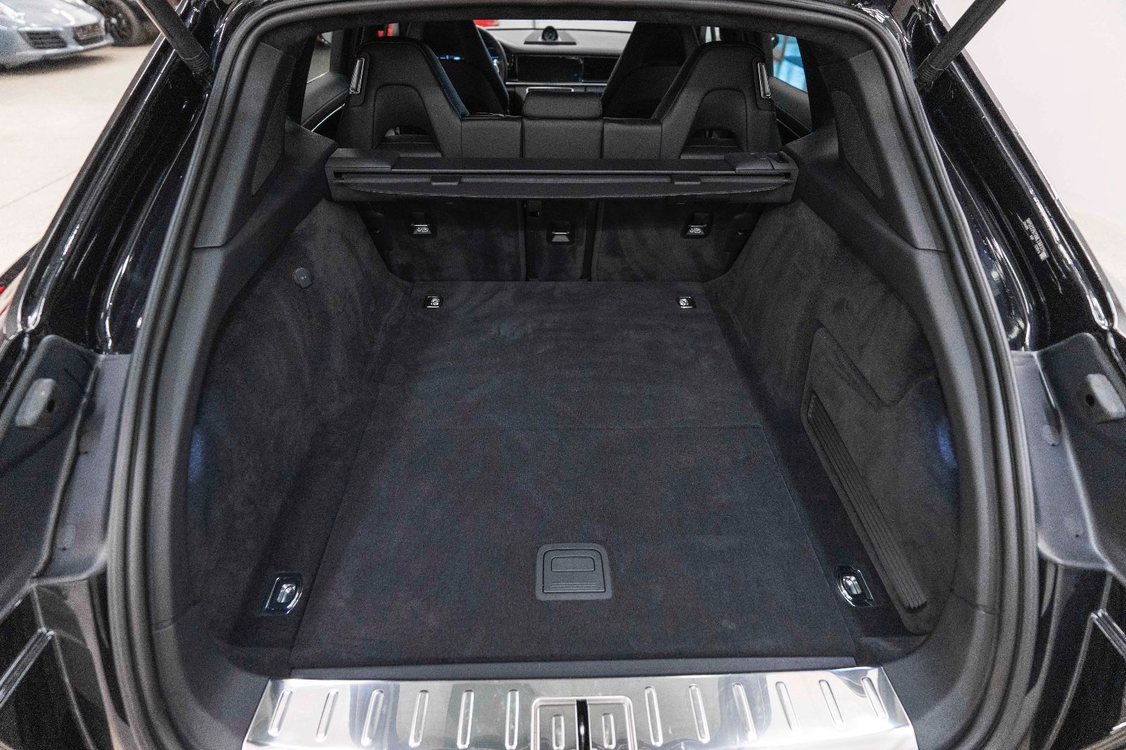 Fahrzeugabbildung Porsche Panamera Sport Turismo 4 E-Hybrid BOSE 360° LED