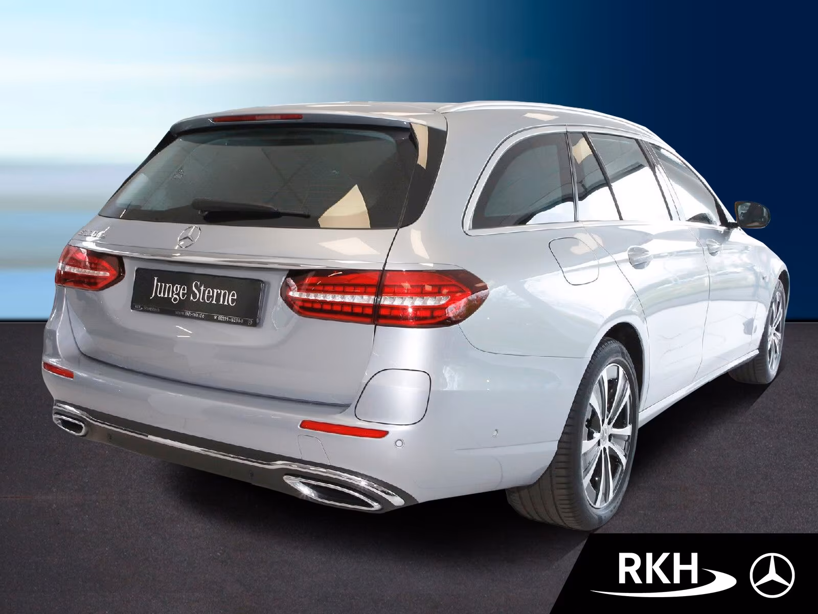 Mercedes-Benz E 300 de T-Mod Avantgarde Multib./AHK/Distr.