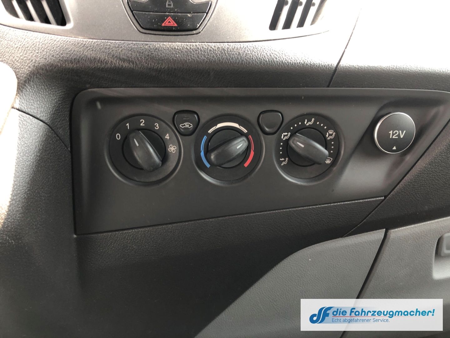 Fahrzeugabbildung Ford Transit Custom Kombi 300 L1 2.2 TDCi *8463