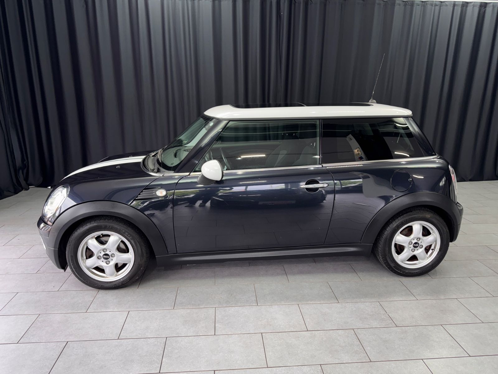 Fahrzeugabbildung MINI COOPER Mini Cooper|PANORAMA|XENON|AUTOMATIK|