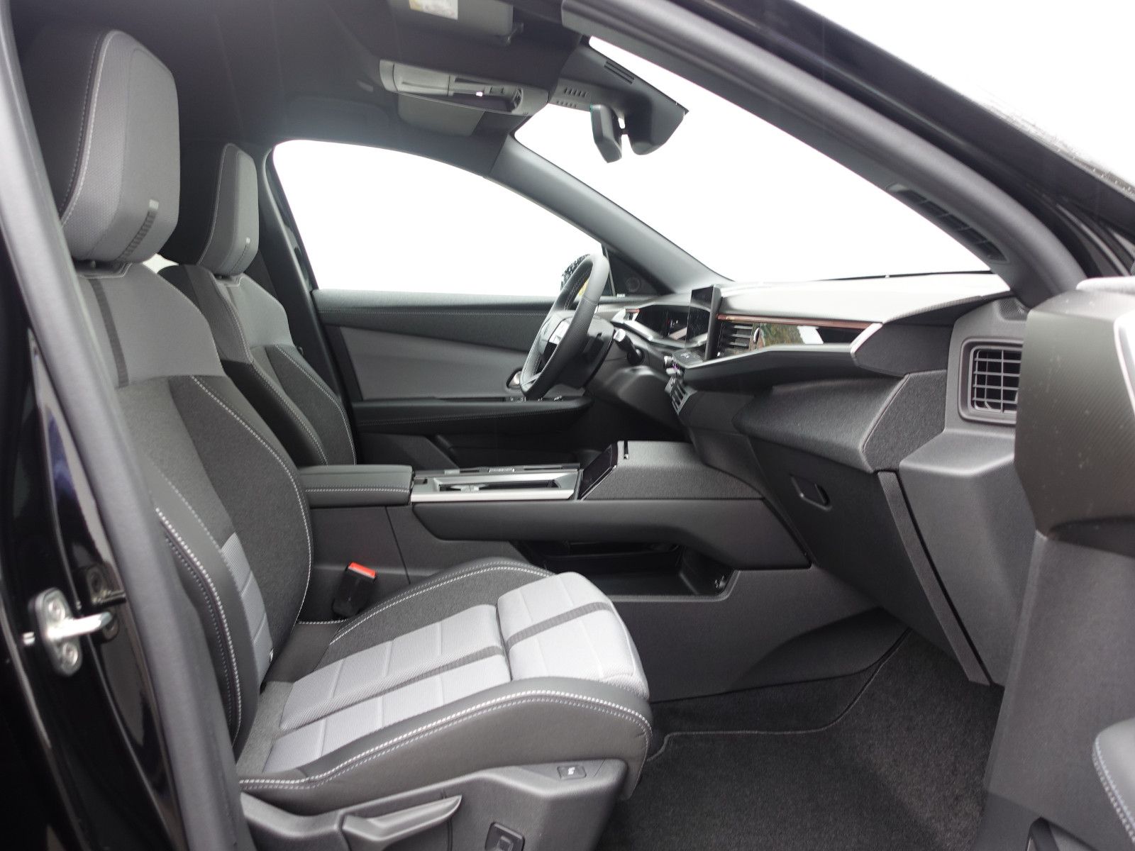 Fahrzeugabbildung Opel Grandland GS, Head Up, LED, PP, Navi, RFK