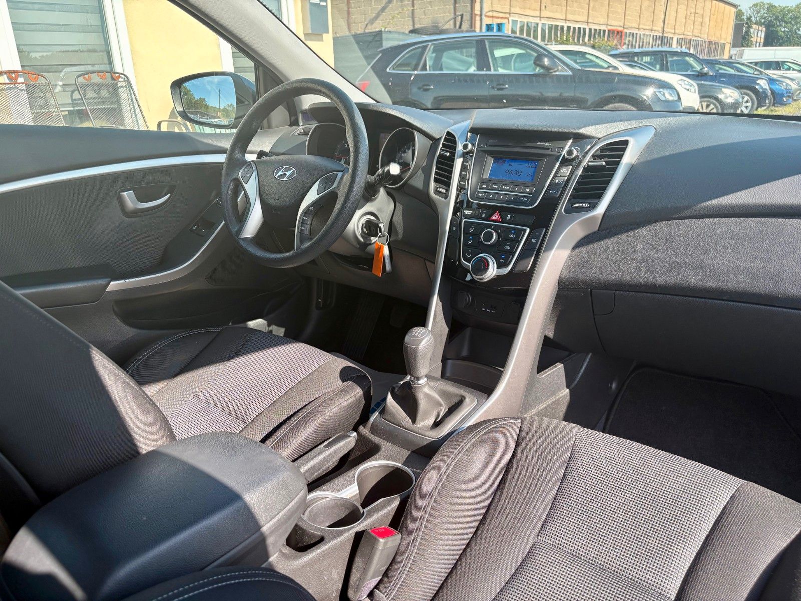 Fahrzeugabbildung Hyundai i30 1.6 CRDi 81kW Klima 2.HAND PDC Freisprech