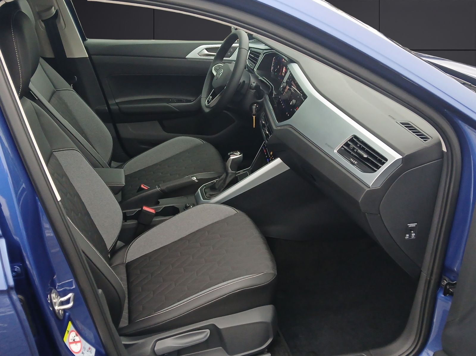 Fahrzeugabbildung Volkswagen Polo Energy TSI DSG LED ACC SH RearView AppConne